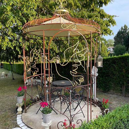 Les Charmes Bed & Breakfast Valencay Exterior photo